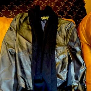 Absolutely stunning 100% cashmere with satin lining jacket